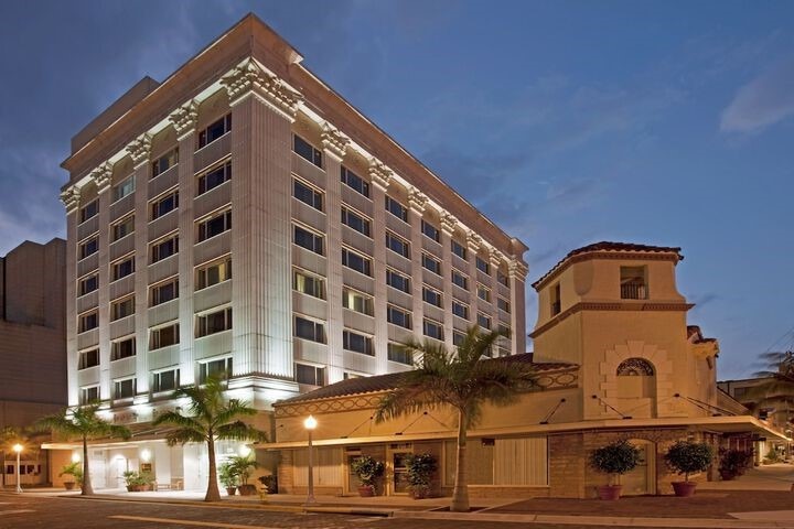 Denison Parking Now Managing Valet Parking at The Banyan Hotel of Fort Myers, Florida