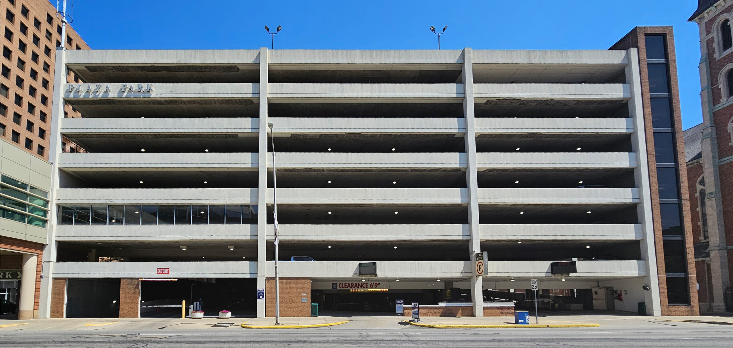 Picture of parking garage Plaza Park at 109 S Capitol Ave Indianapolis IN 46225